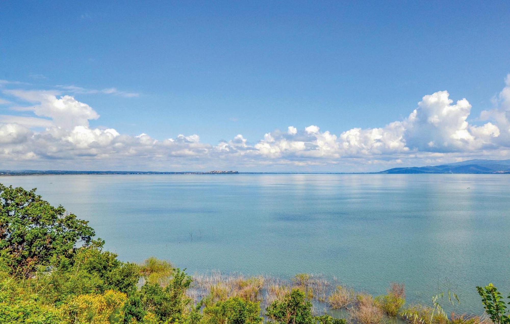 Lovely Apartment In Tuoro Sul Trasimeno With Wifi Экстерьер фото